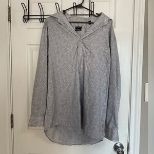 Van Heusen Men's Light Gray Button Down Shirt